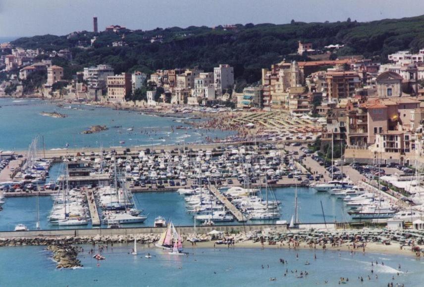 La Casa Degli Artisti 1 Ξενοδοχείο Νετούνο Εξωτερικό φωτογραφία